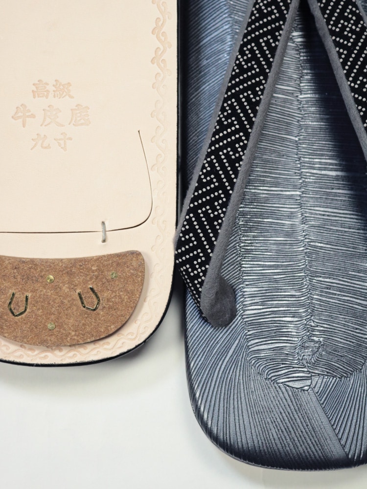 本革底雪駄 印伝調 紗綾型鼻緒 LL