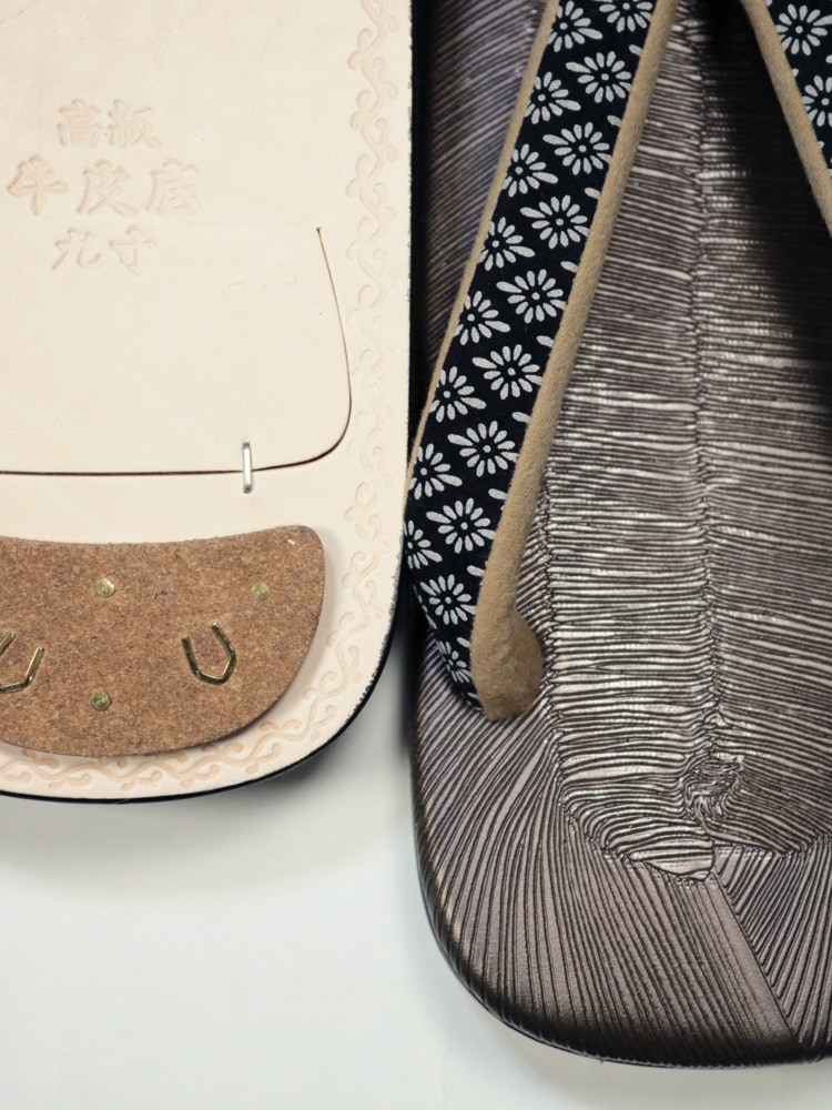 本革底雪駄 印伝調 花菱鼻緒 LL