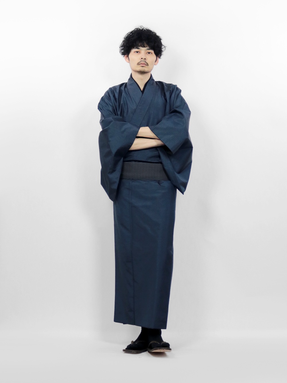 韓国大島 藍色 男物 1疋 「着物 羽織」106山 幅41cm 【公式通販】 韓国大島 藍色 男物 1疋 「着物 羽織」106山 幅41cm 【公式通販】