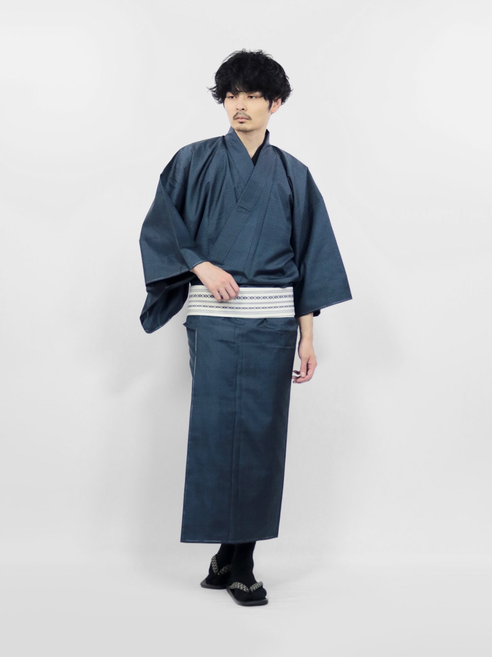本場大島紬　男物アンサンブル襦袢付き　未使用品 リユース】男物 本場大島紬 アンサンブル | リユース ▽ | HITOIKI