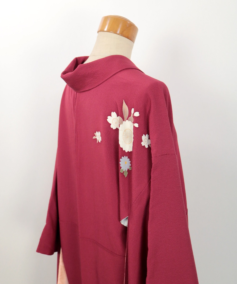 【リユース】振袖：源氏車・草花文様／K241022