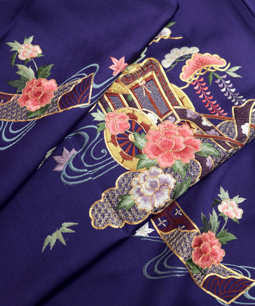 【リユース】振袖：御所車・松竹・花 刺繍文様／2504223