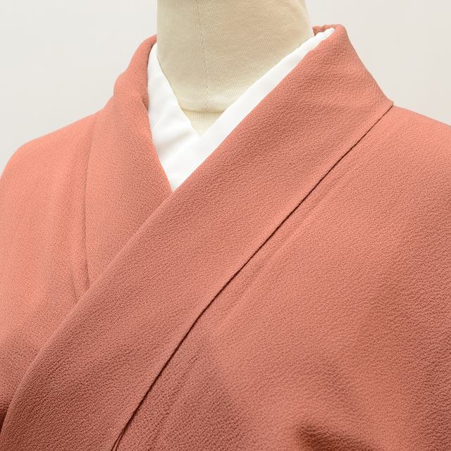 色無地 正絹 仕立て上がり 縮緬 リサイクル着物 リサイクル色無地 紋付 女性 裄64cm M 身丈159cm M 茶色系 特品