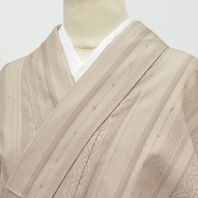 専用K0849 逸品 単衣 上品 ぜんまい紬 正絹 小紋 居敷当付 日本和装誂 新品 単衣 縦縞 着物“想いを綴って絣を紡ぎ風の軌跡に縞を引く
