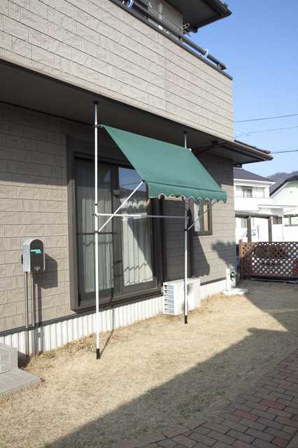 物干し竿付きつっぱり日よけスクリーン 2.7m : 物干し竿付きつっぱり日