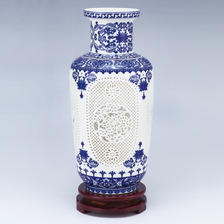 景徳鎮御窯 北京故宮博物院監製 限定複製品 青花牡丹紋瓶 認定書付 0000000225022_YdAJHyq.jpg