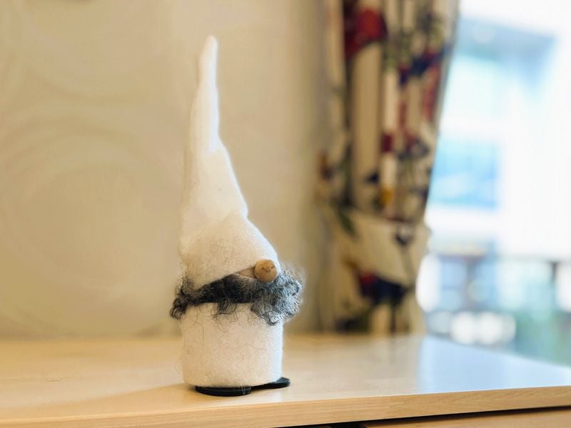 トムテ　（森の妖精・白色）