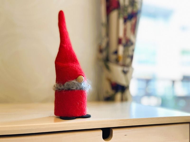 トムテ（森の妖精・赤色）