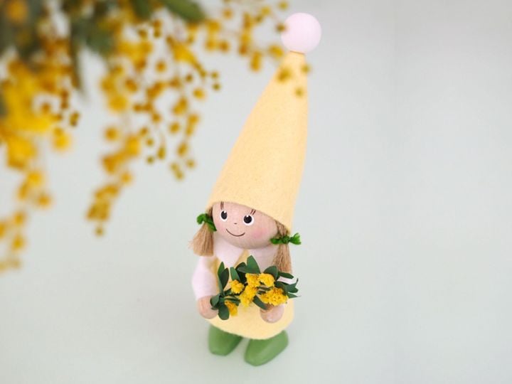 ミモザを持った女の子 -Spring Series／NORDIKA nisse