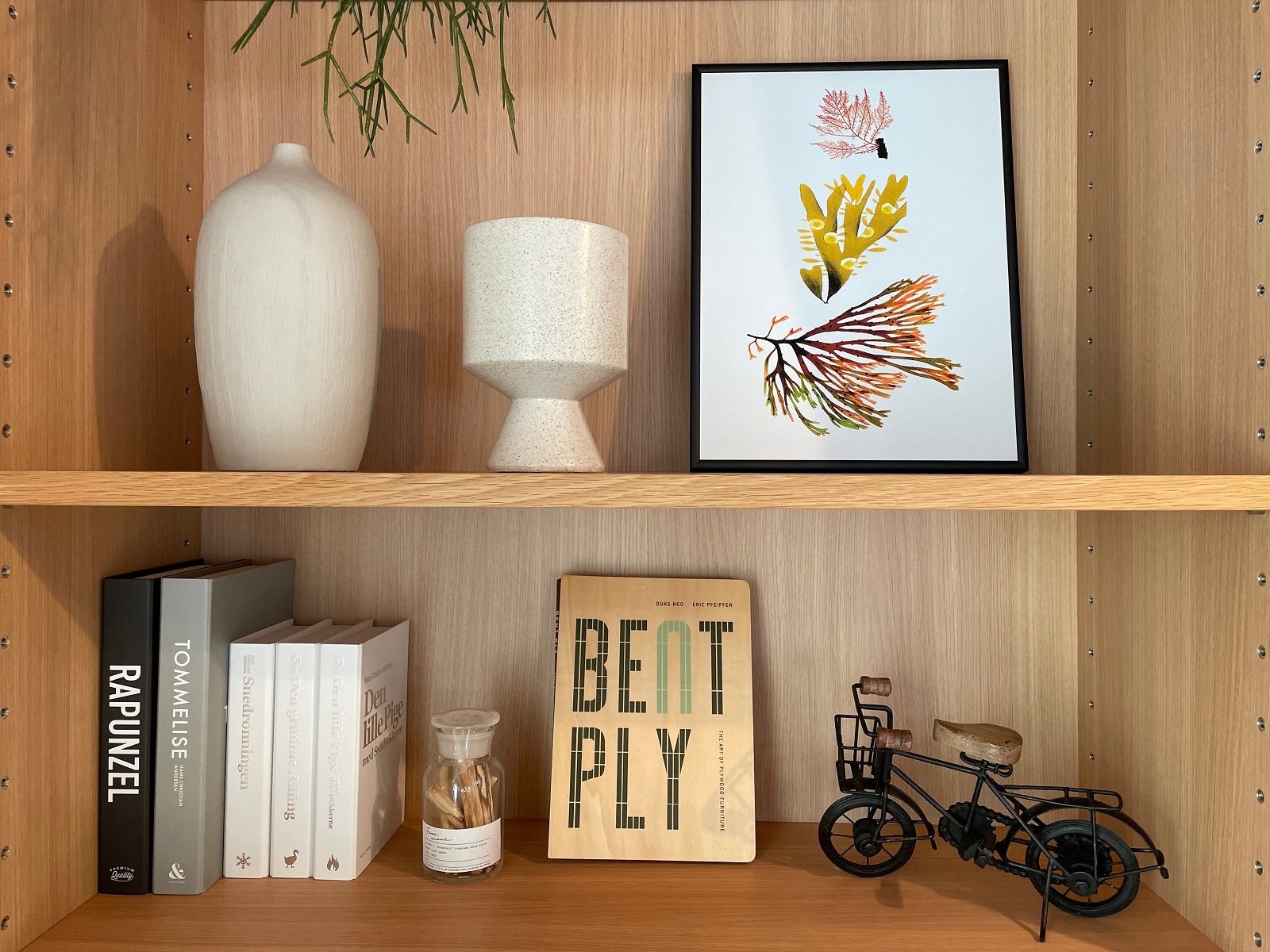 Triple Algae including Yellow and Green／The Dybdahl co.　