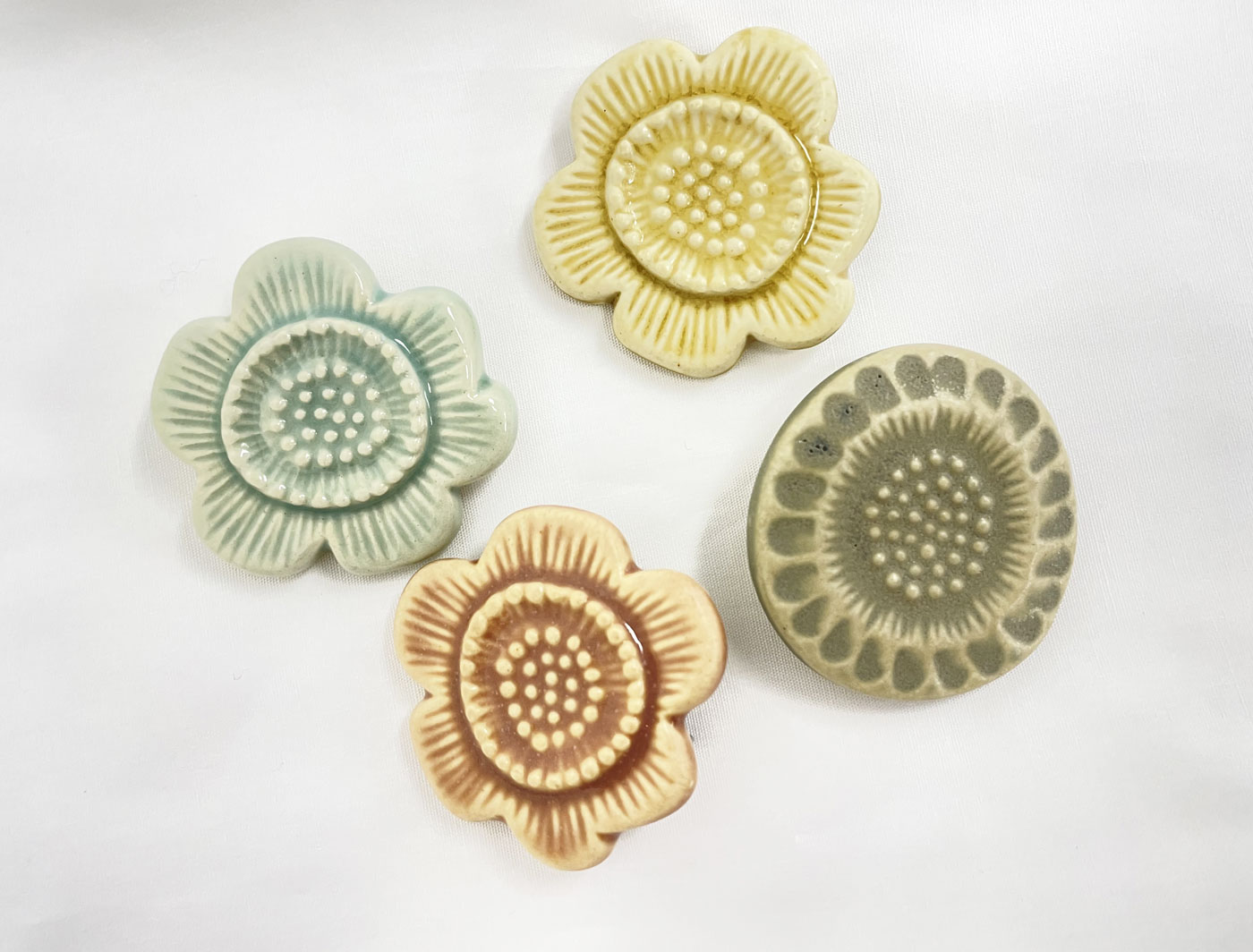 FLOWER TILE BROOCH/BIRDS' WORDS