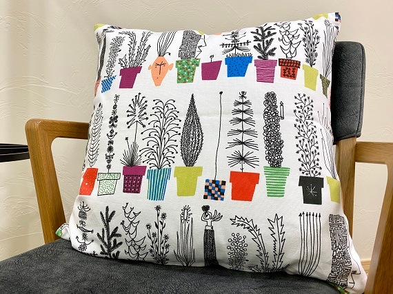 【Italienskbomsterhylla イタリエンスク ブロムステルヒッラ】クッションカバー/Almedahls