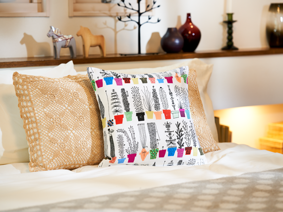 【Italienskbomsterhylla イタリエンスク ブロムステルヒッラ】クッションカバー/Almedahls