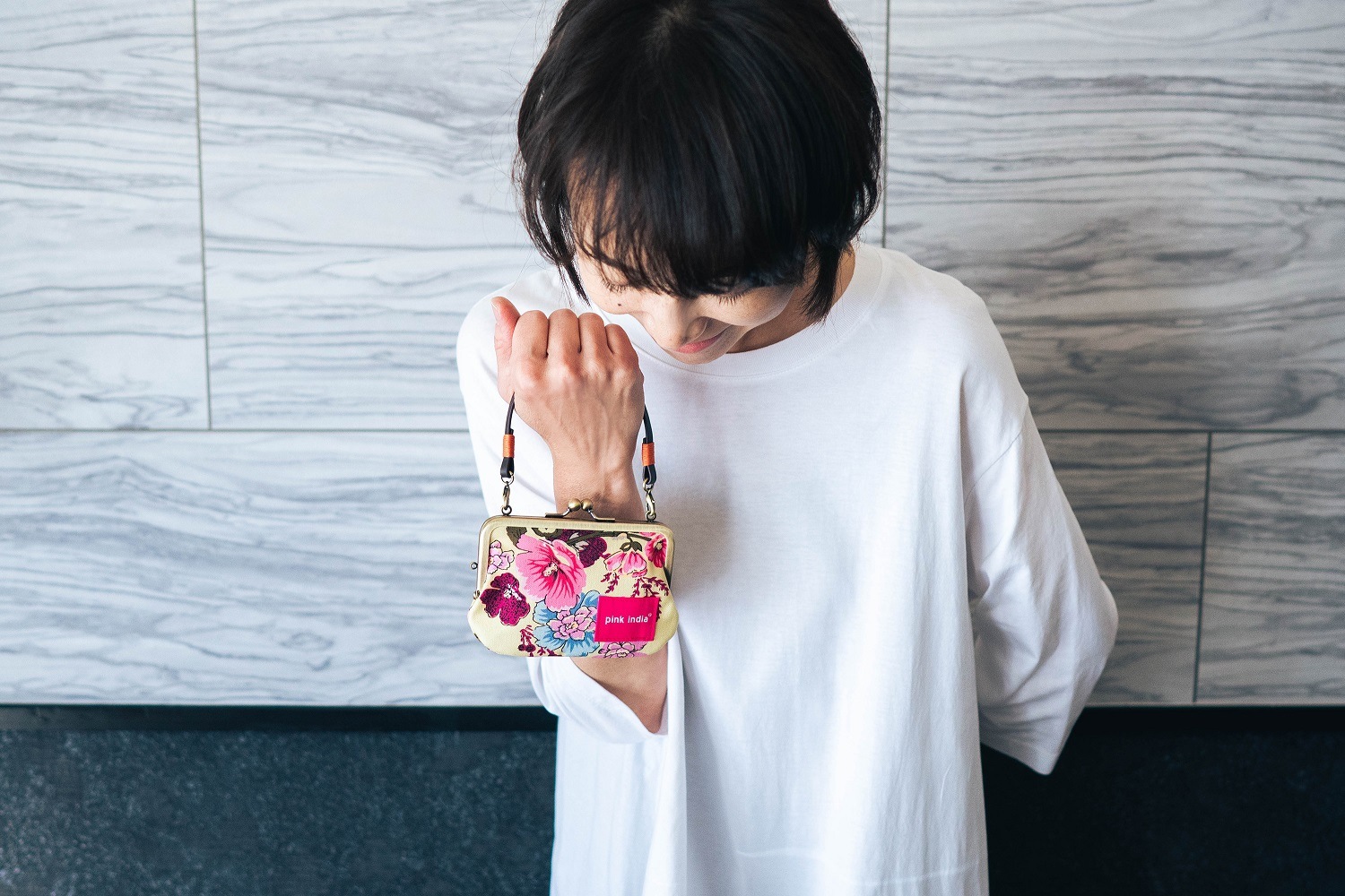 持ち手付手提げがま口財布／pink india