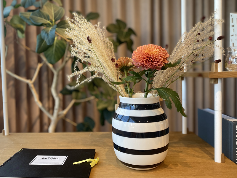 オマジオベース　ブラック　（H20cm）／KÄHLER