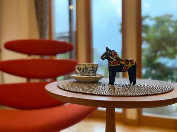 ダーラナホース（青色ベース定番柄）　誕生月：９月