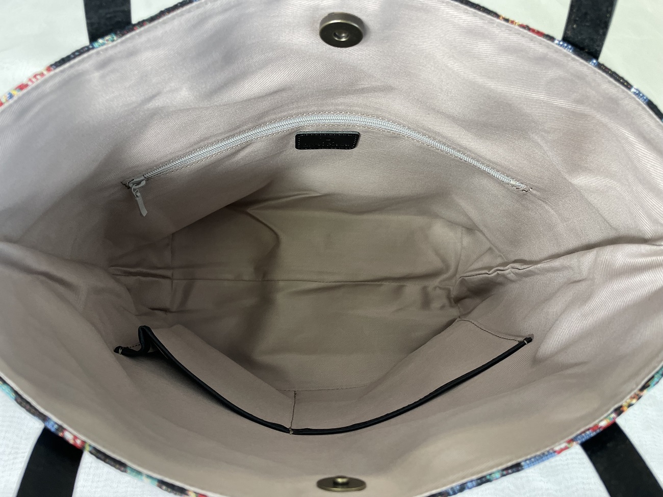 ダーラナホース柄　ジャガード織トートバッグ/Arviddsons/Kurbits白地ブラック