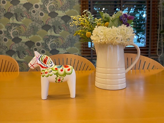 ダーラナホース（白色ベース定番柄）　誕生月：１月