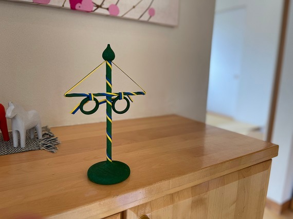 ミッドサマーポール・グリーン