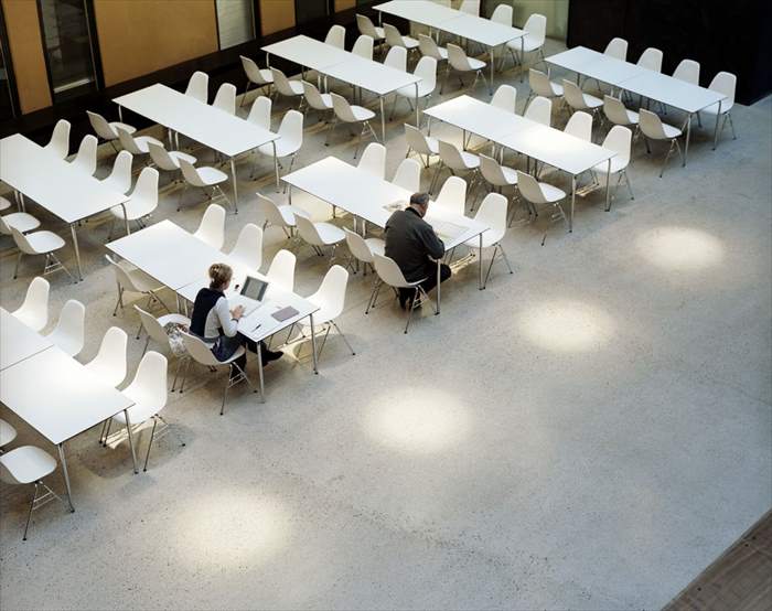 �ڼ谷����λ�ۡ����ǡ�HAL Table Square