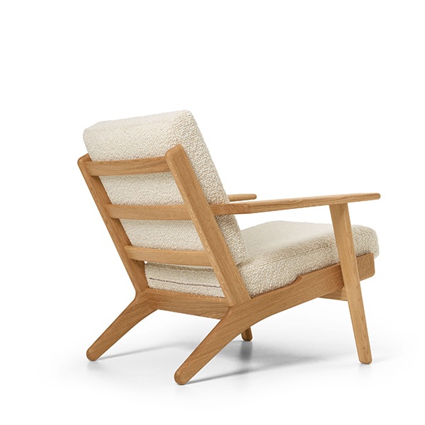 CH290 Lounge Chair