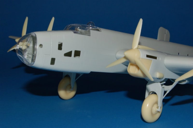 FDR72049 ハンドレページ ハリファックス B.II シリーズIA セット2|飛行機用パーツ|飛行機