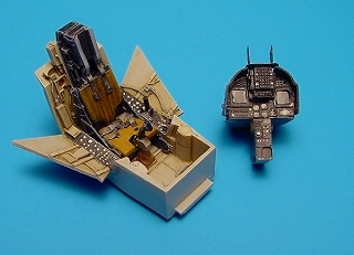 4199 AV-8B ハリアーII プラス コクピットセット | アイリス