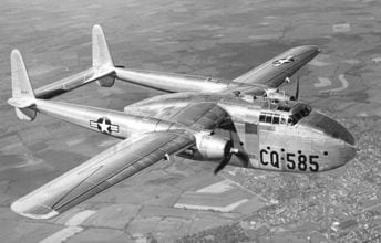 2118 フェアチャイルド C-82A パケット | アニグランド ANiGRAND