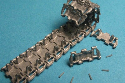 MTL-35047 PT-76/BTR-50/ASU-85 可動履帯(金属製)起動輪付き|AFV用パーツ|AFV
