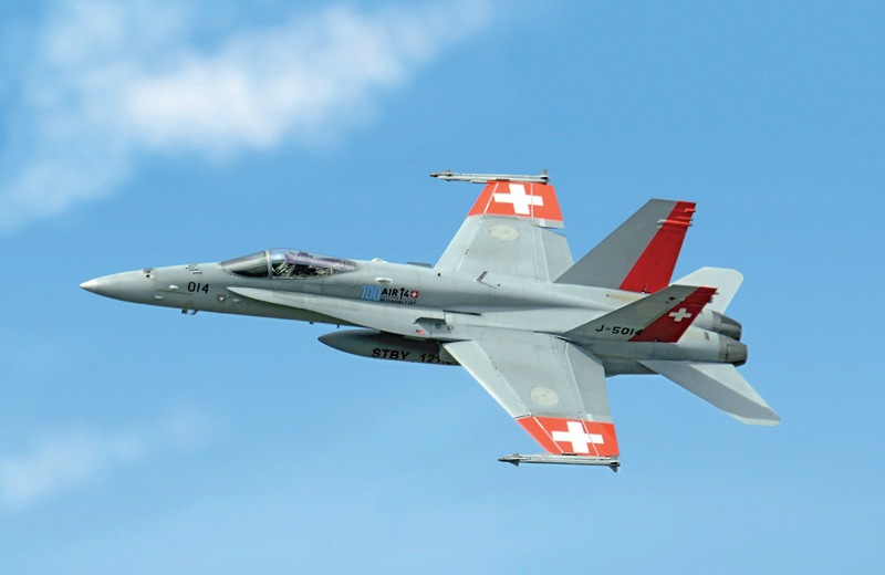 1385 F/A-18 ホーネット スイス空軍|大戦後の飛行機モデル|飛行機