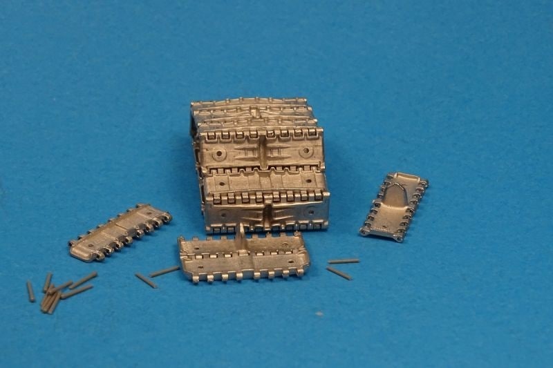 MTL-35018 WWII 露 T-34 550mm履帯 M1941 初期型 タイプ2(金属製)|AFV用パーツ|AFV