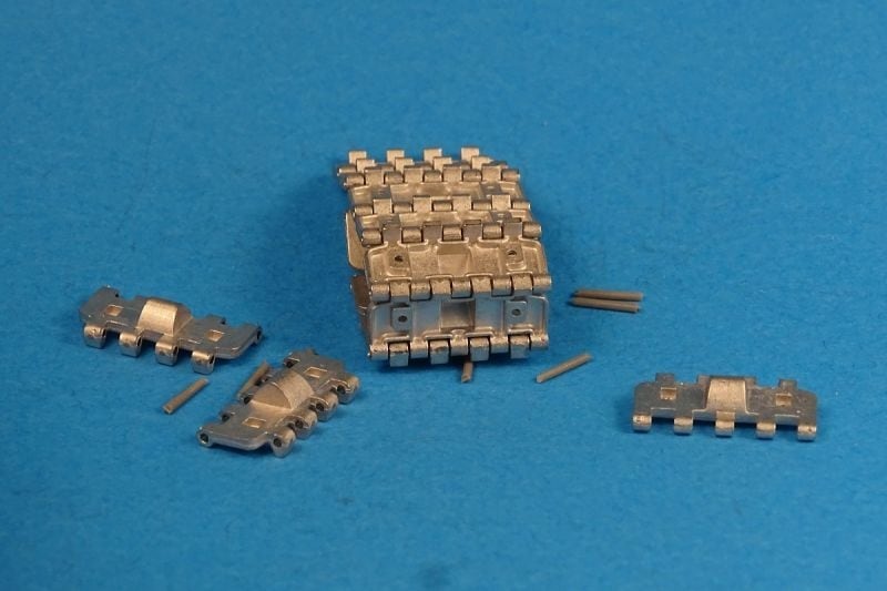 MTL-35065 WWII 露 ヴォロシロベッツ砲兵トラクター用履帯(金属製)|AFV用パーツ|AFV