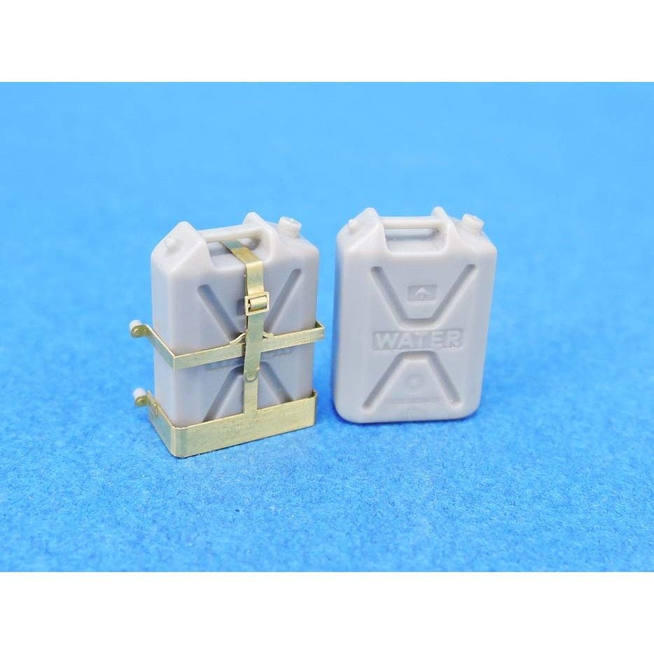 【再入荷】LF1384 IDF 20リットル水缶/ホルダー付きセット 初期型(10個)|AFV用パーツ|AFV