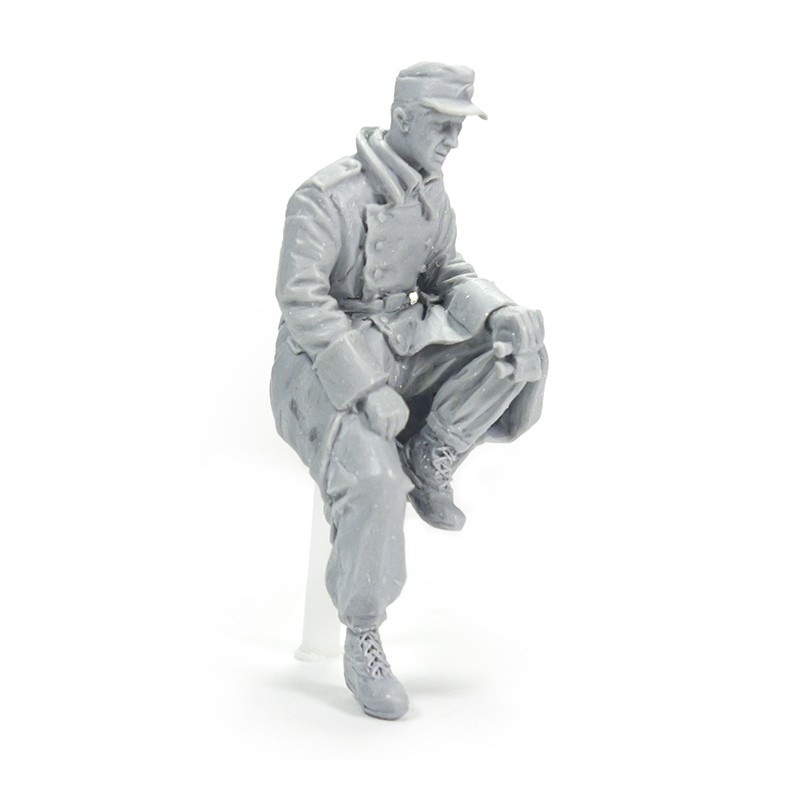 MAC35804 1/35 WWII ドイツアフリカ軍団(DAK) 腰掛けるDAK士官