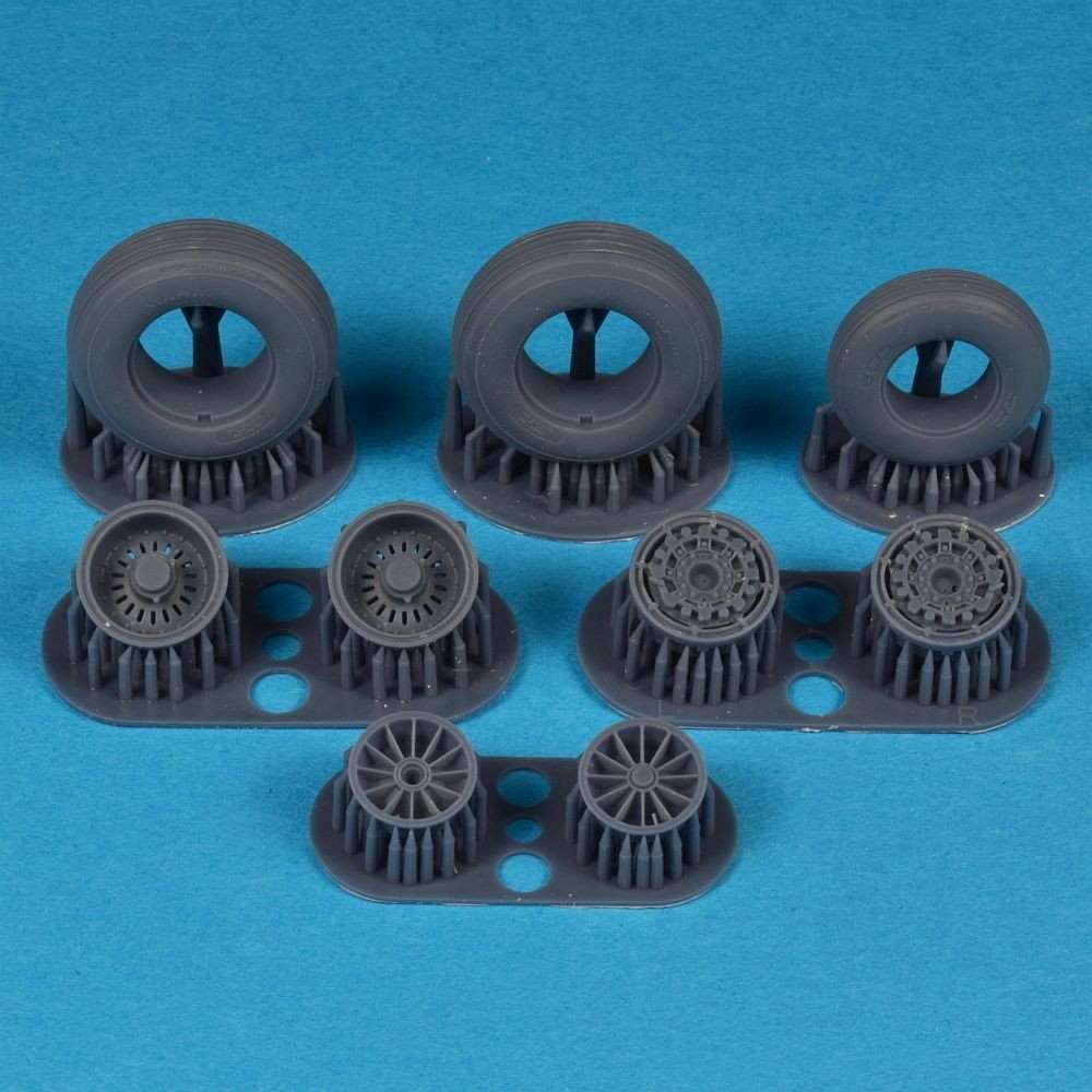 HMR48054 ダグラス B-26K カウンターインベーダー ホイール&タイヤ|飛行機用パーツ|飛行機