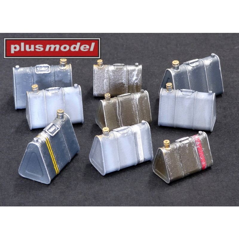 DP3007 1/35 WW.II ドイツ軍 携行缶セット(三角タイプ) (9個入り)|建物／情景用パーツ|フィギュア
