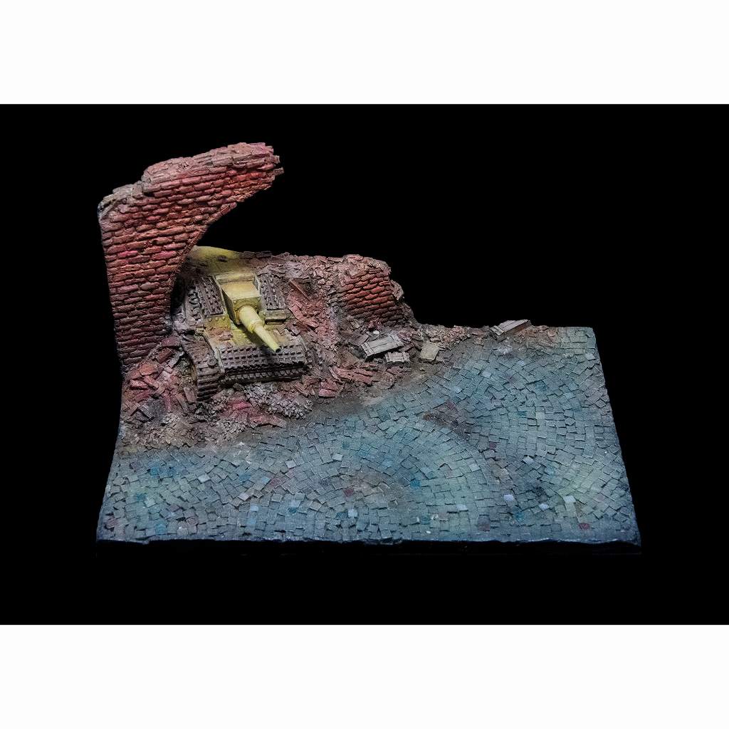 D006)1/72 情景ﾍﾞｰｽ 破壊された突撃砲戦車 【140×90mm】 | ホワイト