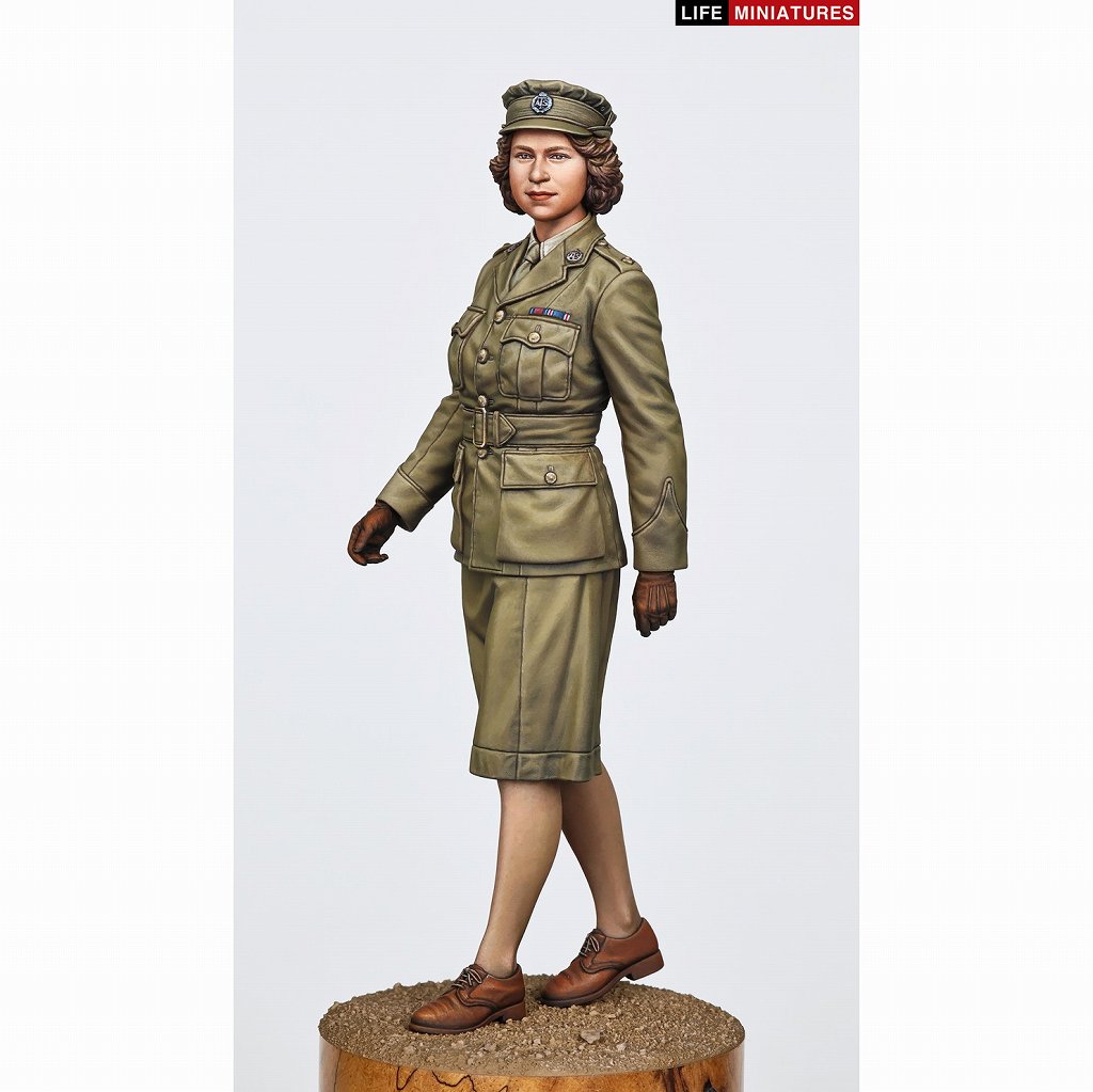 【再入荷】LM-35005 1/35 WWII イギリス 補助地方義勇軍 行進するエリザベス・ウィンザー2級准大尉 1945年|第二次大戦のフィギュア|フィギュア