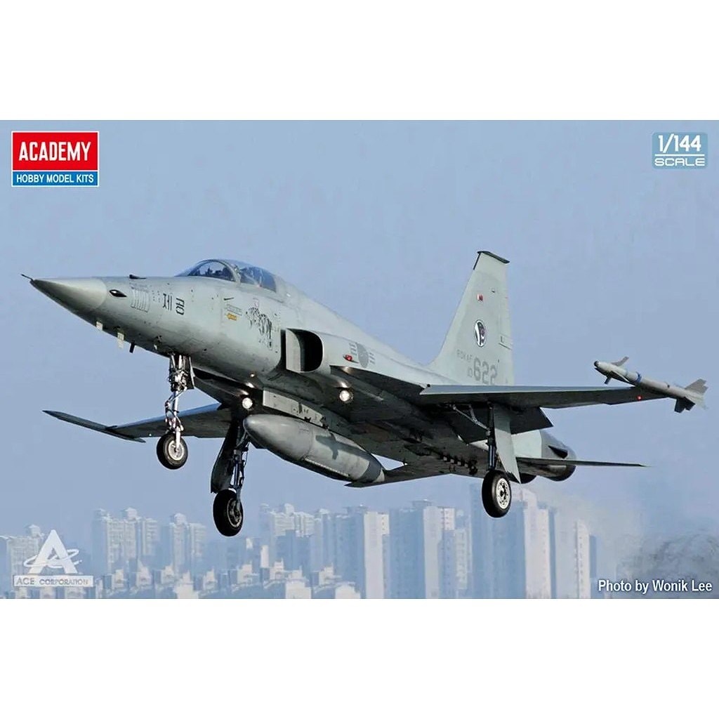 12644 1/144 KF-5E タイガー2  大韓民国空軍 |大戦後の飛行機モデル|飛行機