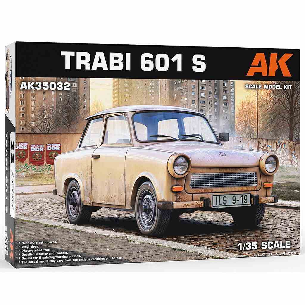 【予約受付中】AK35032 トラバント 601S|カーモデル／鉄道|ミリタリー以外のモデル