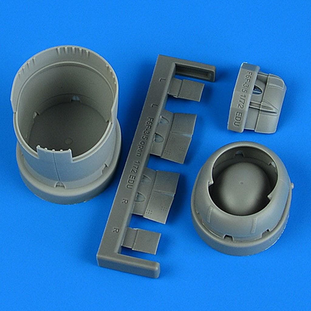 �ڿ����ʡ�72744 1/72 F6F-5 ������� w/��ѥե�å� �����ץ� (���ǥ奢�����)