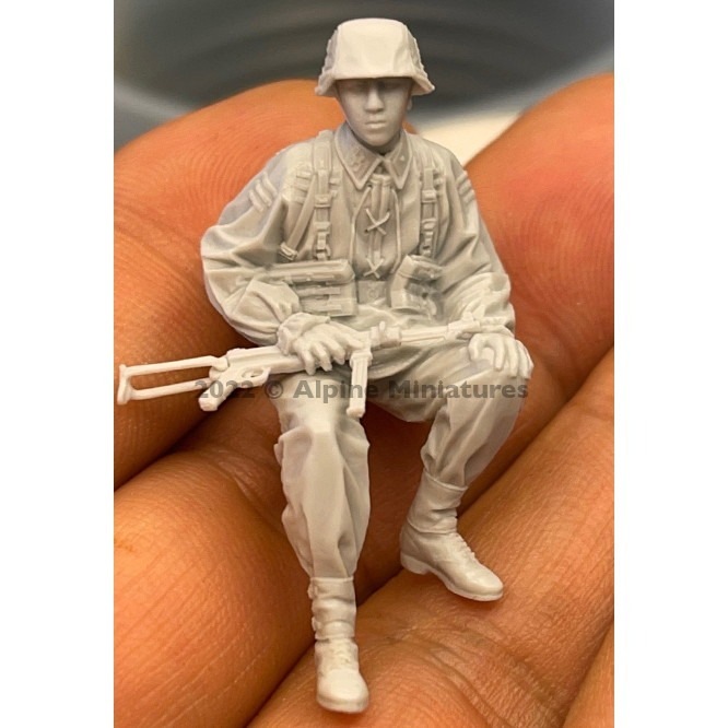 35300 1/35 WWII ドイツ武装親衛隊 シュビムワーゲンに乗る擲弾兵