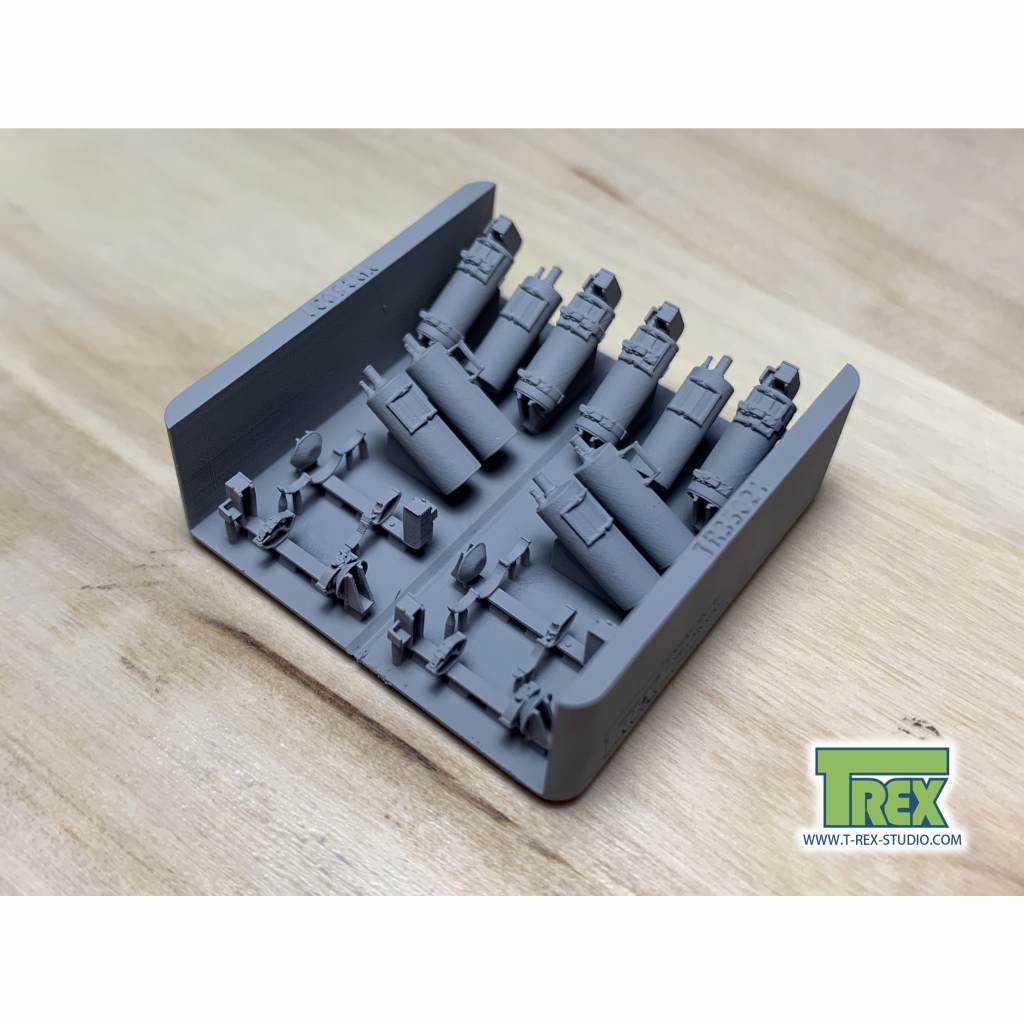 TR35021 1/35 WWII ドイツ用消火器 初期型【ネコポス不可】 | T