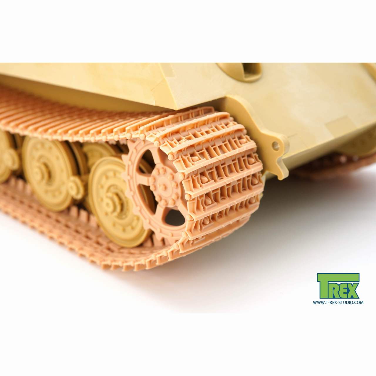 TR85057 1/35 WWII ドイツ キングタイガー 18枚歯起動輪用履帯 後期型