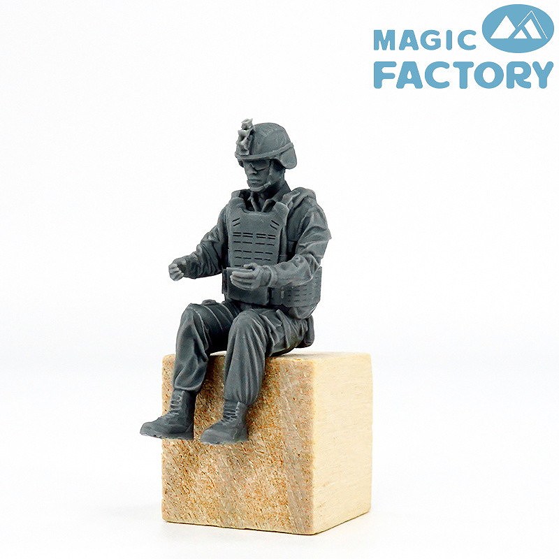7502 1/35 USMC MRZR D4 クルー フィギュア (4体セット、レジン製