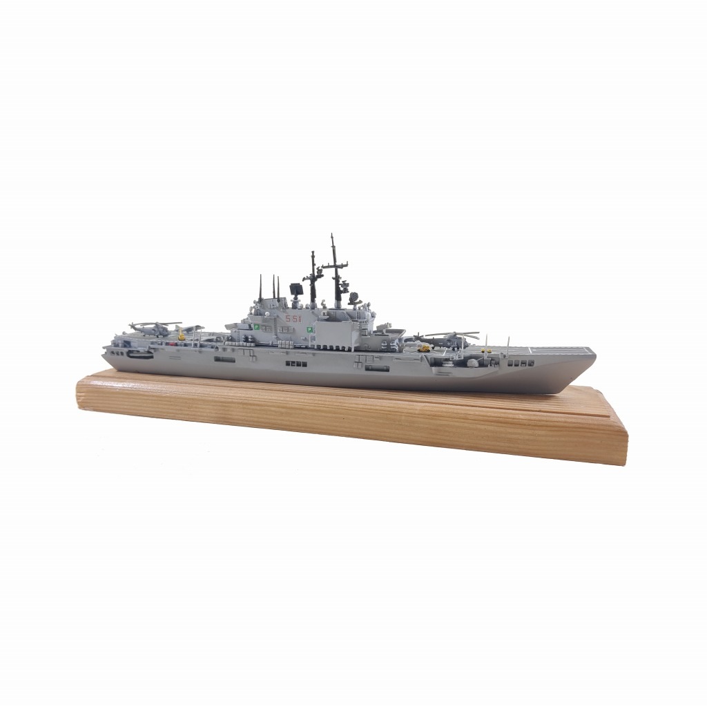 DM-005 �Ҷ���� ���祼�åڡ�����Х�ǥ� C-551 Giuseppe Garibaldi