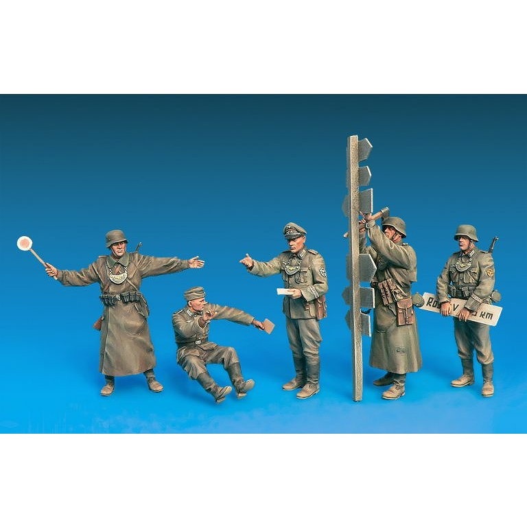 35315 ドイツ陸軍野戦憲兵5体セット1930-40年代（武器・装備品付