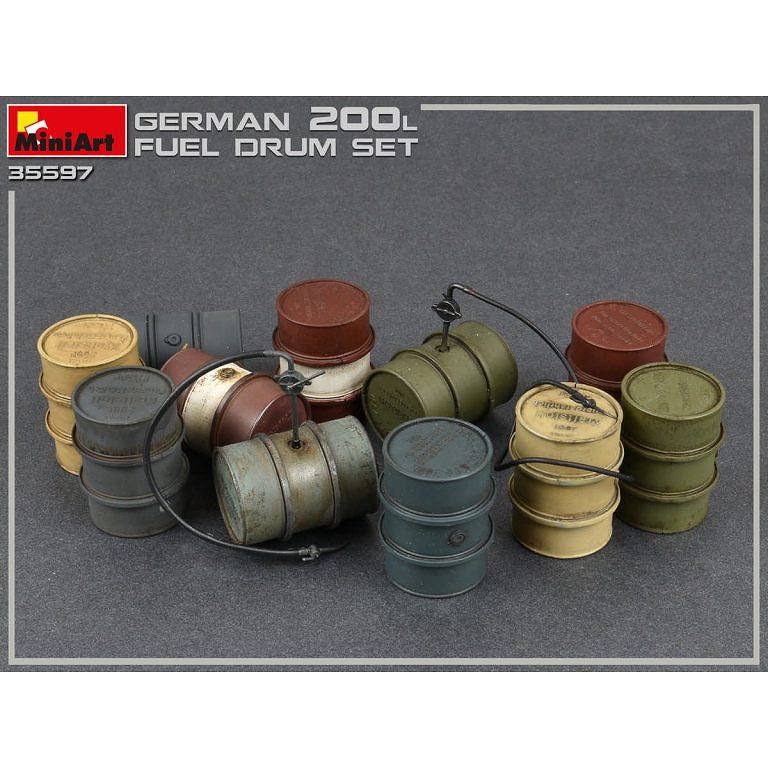 再入荷】35597 ドイツ製200L燃料缶セットWW2 | ミニアート MiniArt