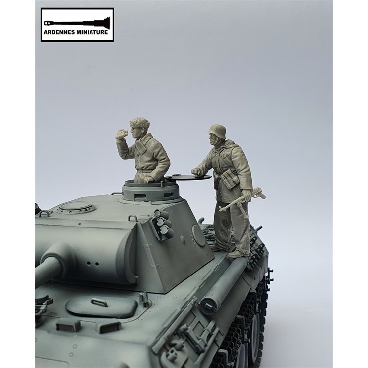 1/6 フィギュア 2体 ドイツ兵とアメリカ兵 WW.II 1/6 フィギュア WW.II ドイツ戦車兵 2体と砲塔部分