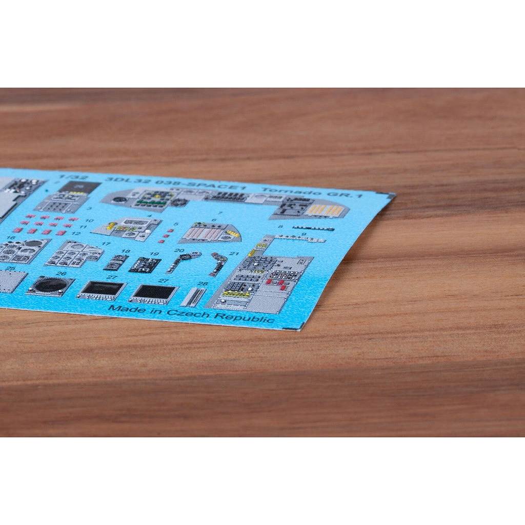 3DL32038 1/32 �ѥʥӥ� �ȡ��͡��� GR.1 ���ڡ�������3D�ǥ����� w/ ���å��󥰥ѡ��ĥ��å� (���������)